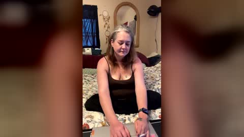 Marie online show from 05/31/26, 08:43