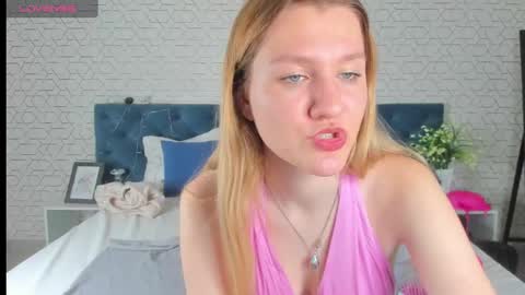 mariel_brown online show from 12/12/24, 11:29