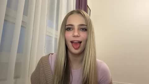 Sofia online show from 03/01/26, 03:14