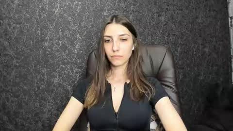 Snapshot of marielleanker chatting on 10/08/25, 11:57 marielleanker online show from 10/08/25, 11:57