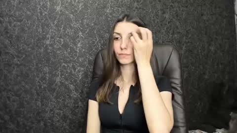 Snapshot of marielleanker chatting on 11/18/25, 02:39 marielleanker online show from 11/18/25, 02:39