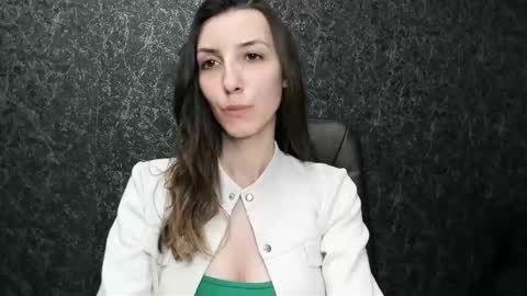 Snapshot of marielleanker chatting on 11/27/25, 12:40 marielleanker online show from 11/27/25, 12:40