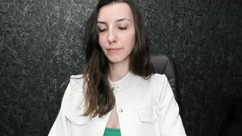 Snapshot of marielleanker chatting on 11/30/25, 02:59 marielleanker online show from 11/30/25, 02:59