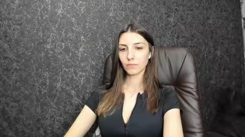 Snapshot of marielleanker chatting on 12/01/25, 03:11 marielleanker online show from 12/01/25, 03:11