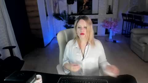 mariemlui online show from 10/17/25, 09:23