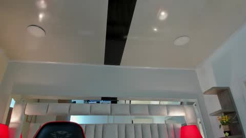 Snapshot of mariiahneedles chatting on 10/19/25, 02:34 mariiahneedles online show from 10/19/25, 02:34