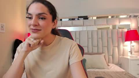 Snapshot of mariiahneedles chatting on 10/23/25, 12:32 mariiahneedles online show from 10/23/25, 12:32