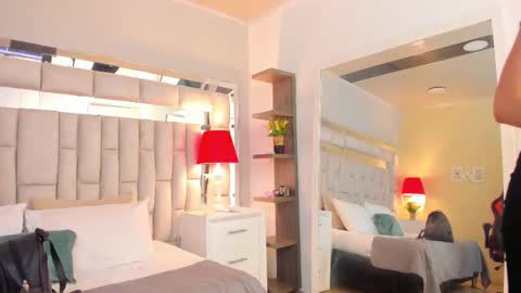 Snapshot of mariiahneedles chatting on 11/18/25, 11:48 mariiahneedles online show from 11/18/25, 11:48