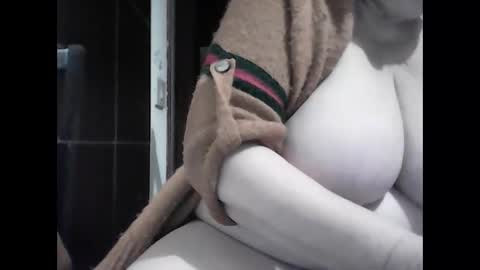 marilu64 online show from 02/18/25, 09:09