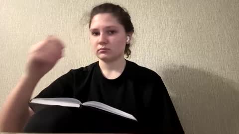 Emmie online show from 03/26/26, 09:04