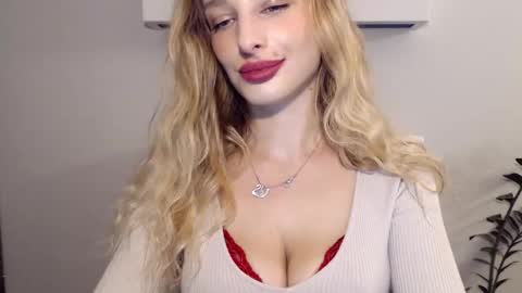 MarilynDevilish online show from 01/27/25, 04:43