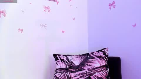 Snapshot of marilyndupont chatting on 11/18/25, 08:24 Marilyn online show from 11/18/25, 08:24