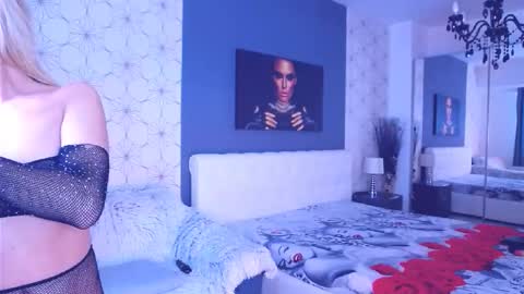 Mary Mais online show from 11/19/25, 08:03