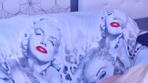 Snapshot of marimais chatting on 07/14/26, 10:21 Mary Mais online show from 07/14/26, 10:21
