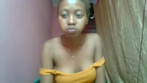 Snapshot of marinagold69 chatting on 07/10/26, 02:52 marinagold69 online show from 07/10/26, 02:52