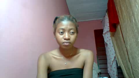 Snapshot of marinagold69 chatting on 07/14/26, 12:11 marinagold69 online show from 07/14/26, 12:11