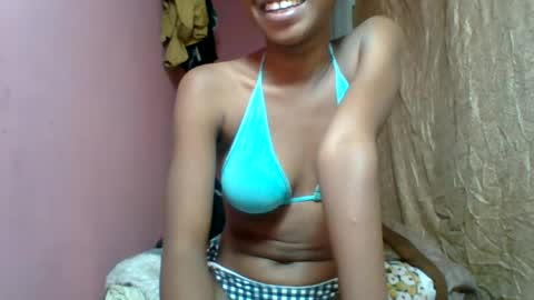 Snapshot of marinagold69 chatting on 07/29/26, 03:43 marinagold69 online show from 07/29/26, 03:43