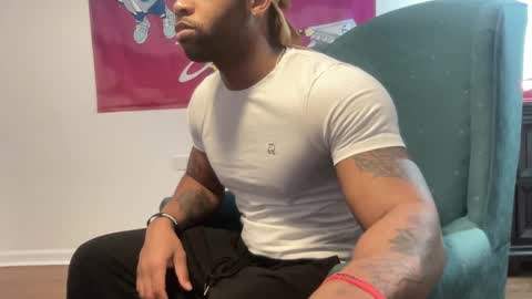 Snapshot of marineguyk19 chatting on 02/13/25, 08:45 Z online show from 02/13/25, 08:45