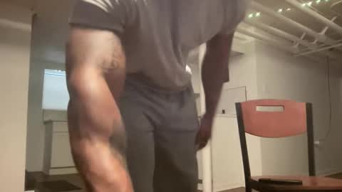 Snapshot of marineguyk19 chatting on 12/22/25, 04:48 Z online show from 12/22/25, 04:48