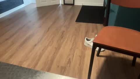 Snapshot of marineguyk19 chatting on 01/05/26, 07:17 Z online show from 01/05/26, 07:17