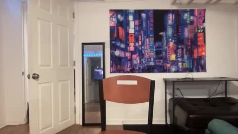 Snapshot of marineguyk19 chatting on 01/10/26, 05:15 Z online show from 01/10/26, 05:15