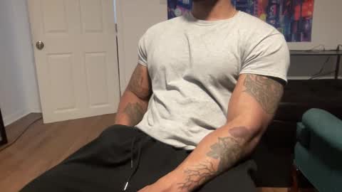 Snapshot of marineguyk19 chatting on 01/16/26, 05:39 Z online show from 01/16/26, 05:39