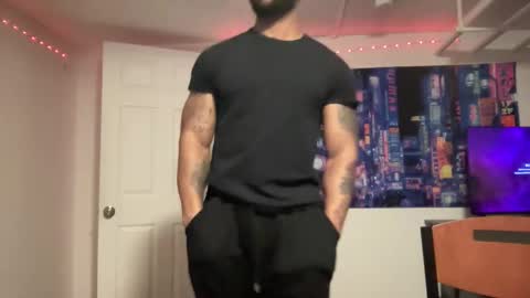 Snapshot of marineguyk19 chatting on 02/09/26, 12:36 Z online show from 02/09/26, 12:36