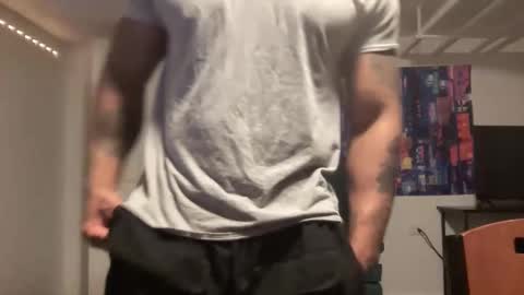 Snapshot of marineguyk19 chatting on 02/17/26, 11:11 Z online show from 02/17/26, 11:11