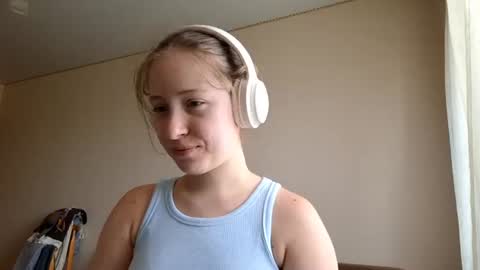 Mia online show from 06/20/26, 08:39