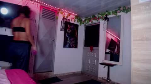 Maritza Ferrer -Samara Beltran online show from 11/19/25, 02:11