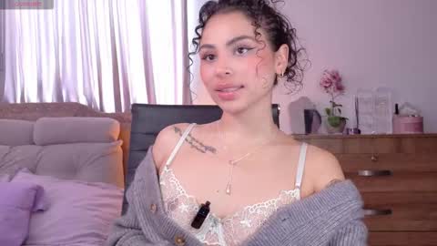 Snapshot of marivimichel03 chatting on 09/12/25, 07:25 online show from 09/12/25, 07:25