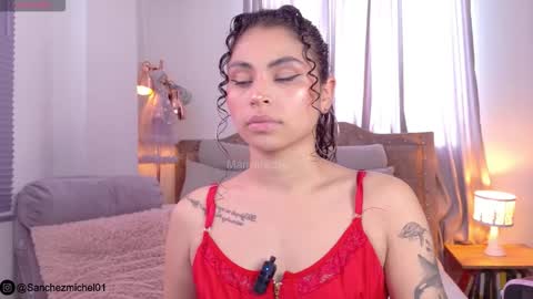 Snapshot of marivimichel03 chatting on 10/28/25, 07:05 online show from 10/28/25, 07:05