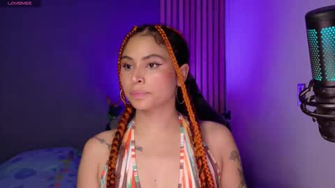 Snapshot of marivimichel03 chatting on 11/01/25, 07:05 online show from 11/01/25, 07:05