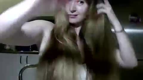 Snapshot of marizafouset chatting on 06/16/26, 12:57 MarizaFouset online show from 06/16/26, 12:57