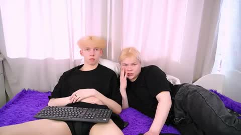 Snapshot of mark_brain chatting on 03/26/26, 12:00 mark_brain online show from 03/26/26, 12:00