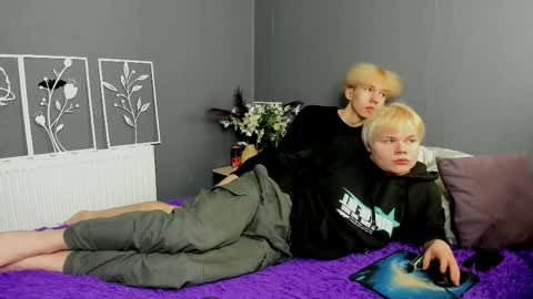 Snapshot of mark_brain chatting on 04/10/26, 11:59 mark_brain online show from 04/10/26, 11:59