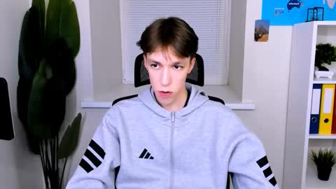 Mark online show from 10/23/25, 03:33