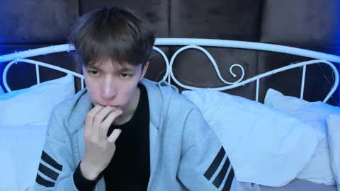 Mark online show from 05/26/26, 12:23