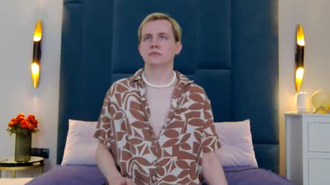 Mark online show from 04/07/26, 02:01