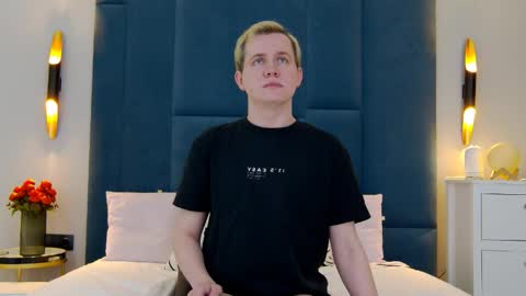 Mark online show from 04/14/26, 02:28