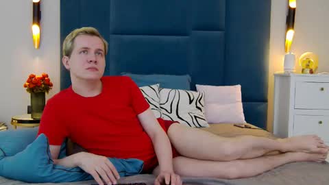 Mark online show from 04/17/26, 07:44