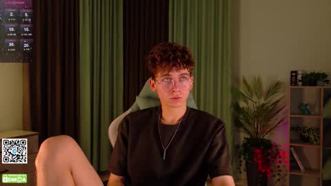 Snapshot of mark_safr chatting on 10/08/25, 11:13 Mark online show from 10/08/25, 11:13