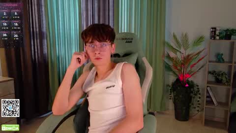 Snapshot of mark_safr chatting on 10/11/25, 08:24 Mark online show from 10/11/25, 08:24