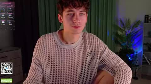 Snapshot of mark_safr chatting on 10/26/25, 11:05 Mark online show from 10/26/25, 11:05