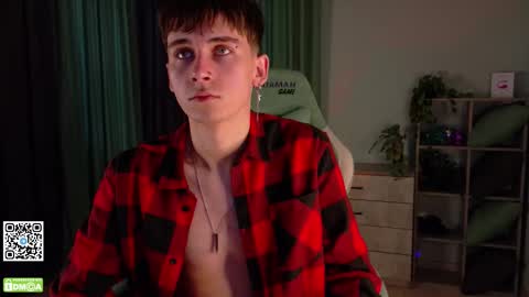 Snapshot of mark_safr chatting on 11/12/25, 02:34 Mark online show from 11/12/25, 02:34