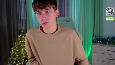 Snapshot of mark_safr chatting on 12/16/25, 05:34 Mark online show from 12/16/25, 05:34