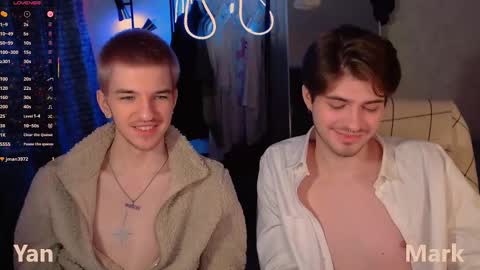 Snapshot of mark_sun chatting on 12/16/25, 04:39 Mark online show from 12/16/25, 04:39