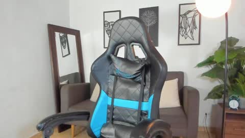 mark_x23 online show from 04/05/26, 02:31