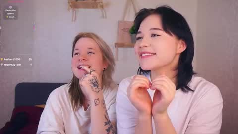 Kira and Evia online show from 11/22/25, 01:10