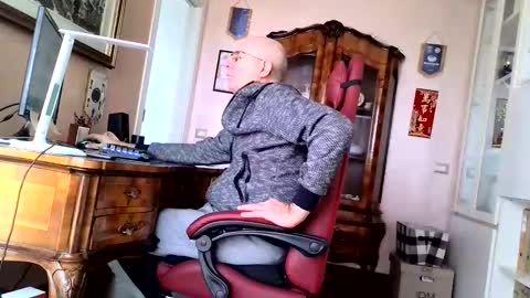 markmarkmark00 online show from 02/05/26, 09:58